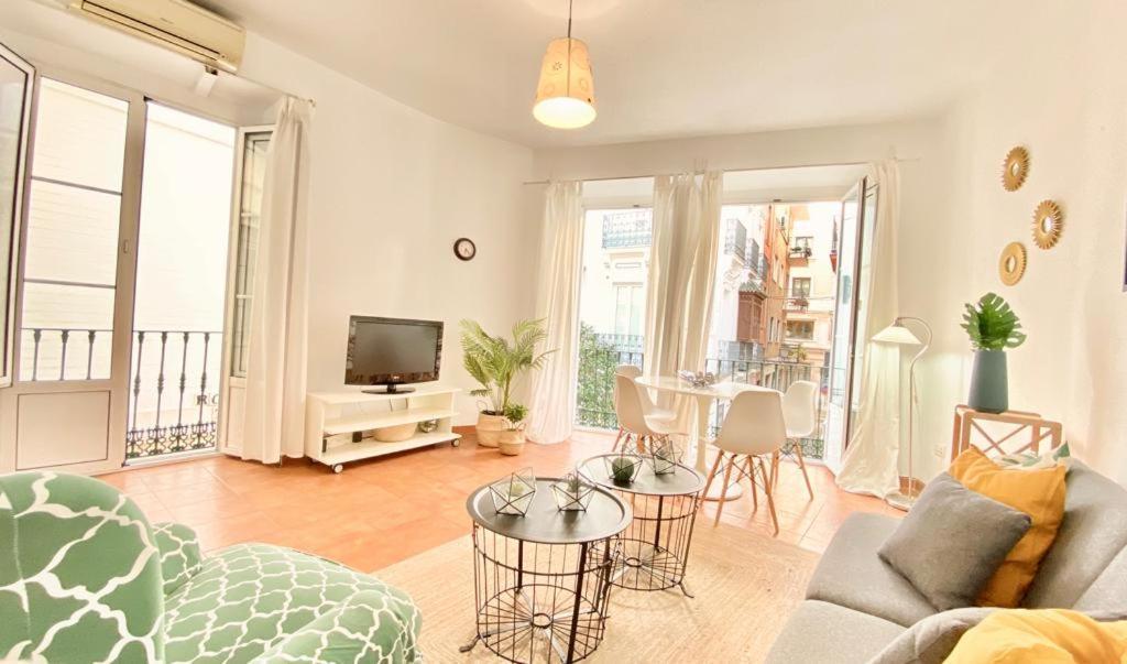 Superb Apartment In Downtown Of Sevilla ,Parking Optional, Top !! ภายนอก รูปภาพ